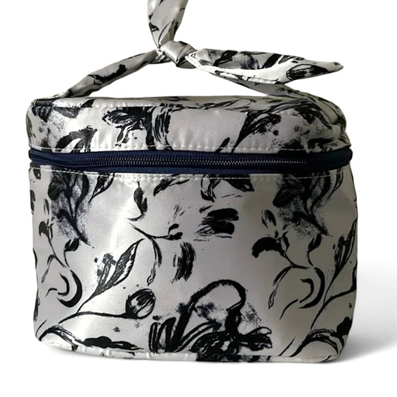 3 FOR $15 Floral Makeup Bag - Picture 1 of 3
